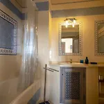 Al Meida לינה וארוחת בוקר 3*