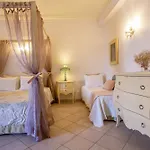 לינה וארוחת בוקר Al Meida 3*
