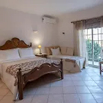 Al Meida לינה וארוחת בוקר אלבופיירה