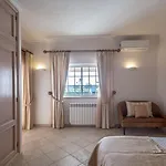 Al Meida לינה וארוחת בוקר 3*