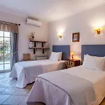 فندق مبيت وإفطار Al Meida 3*